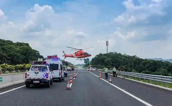 碌曲高速公路汽车救援案例