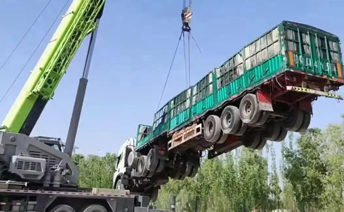 碌曲道路脱困救援案例